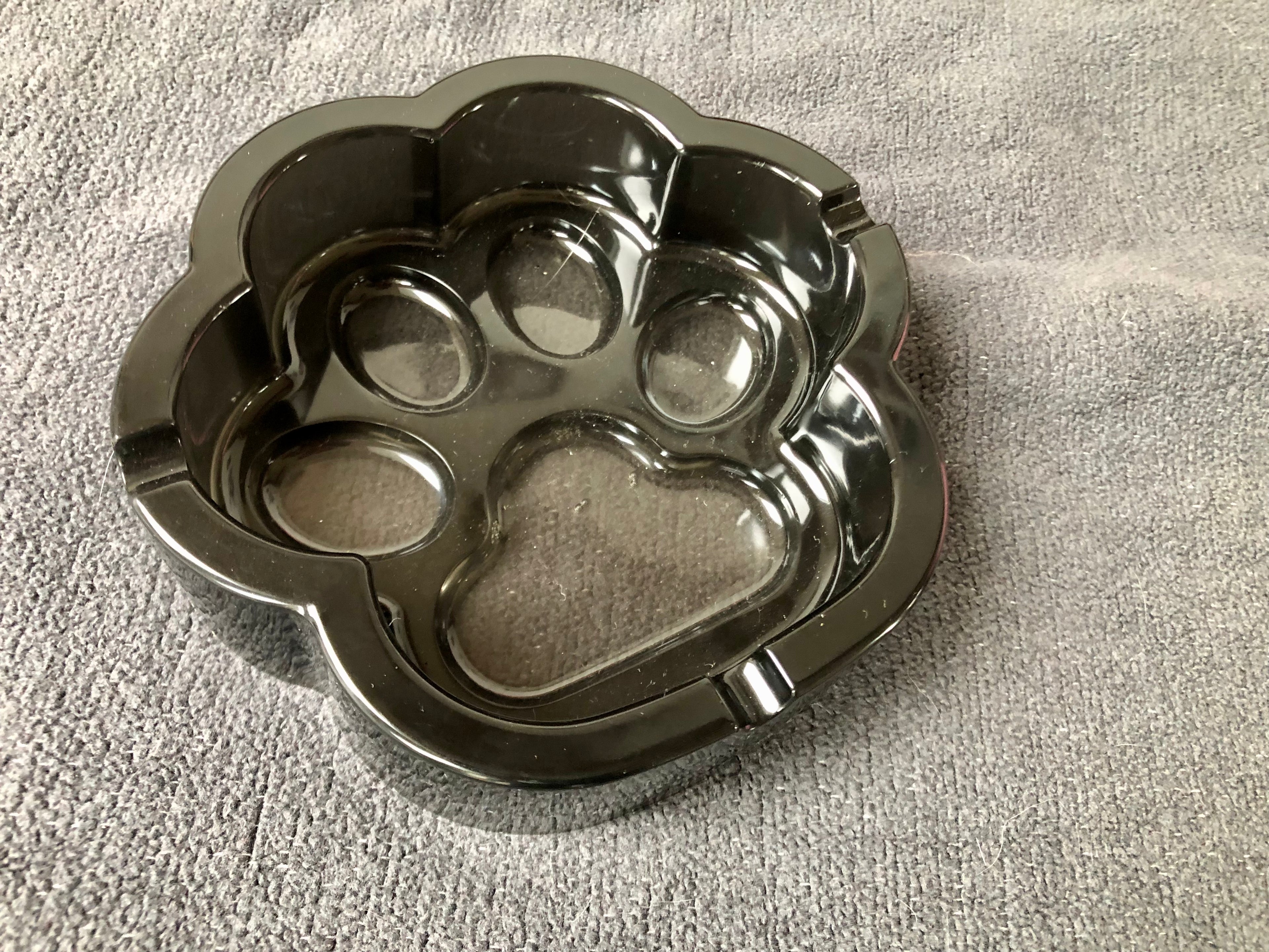 Pfoten Aschenbecher