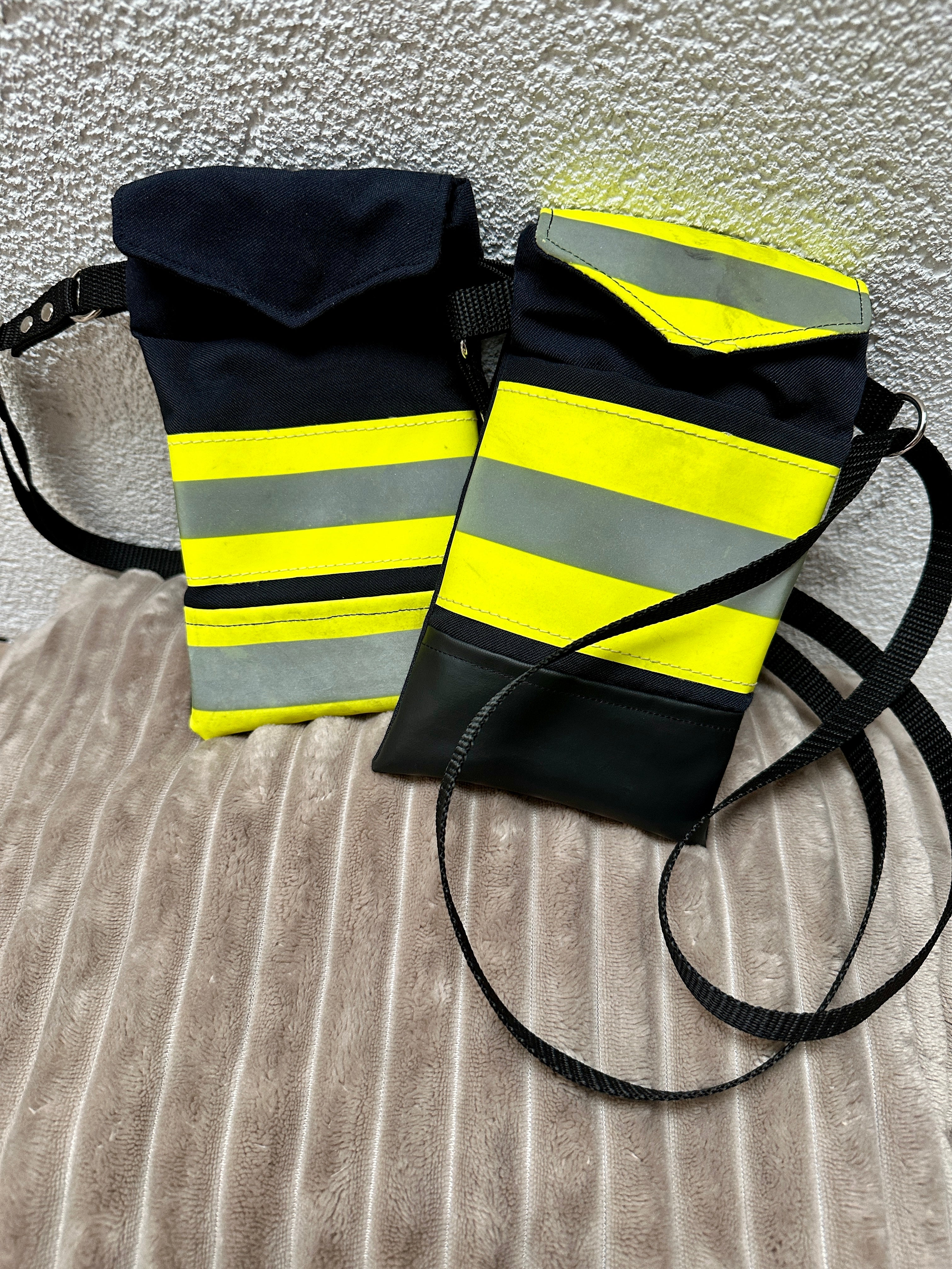 Handytasche aus ausgemusterter Einsatzkleidung