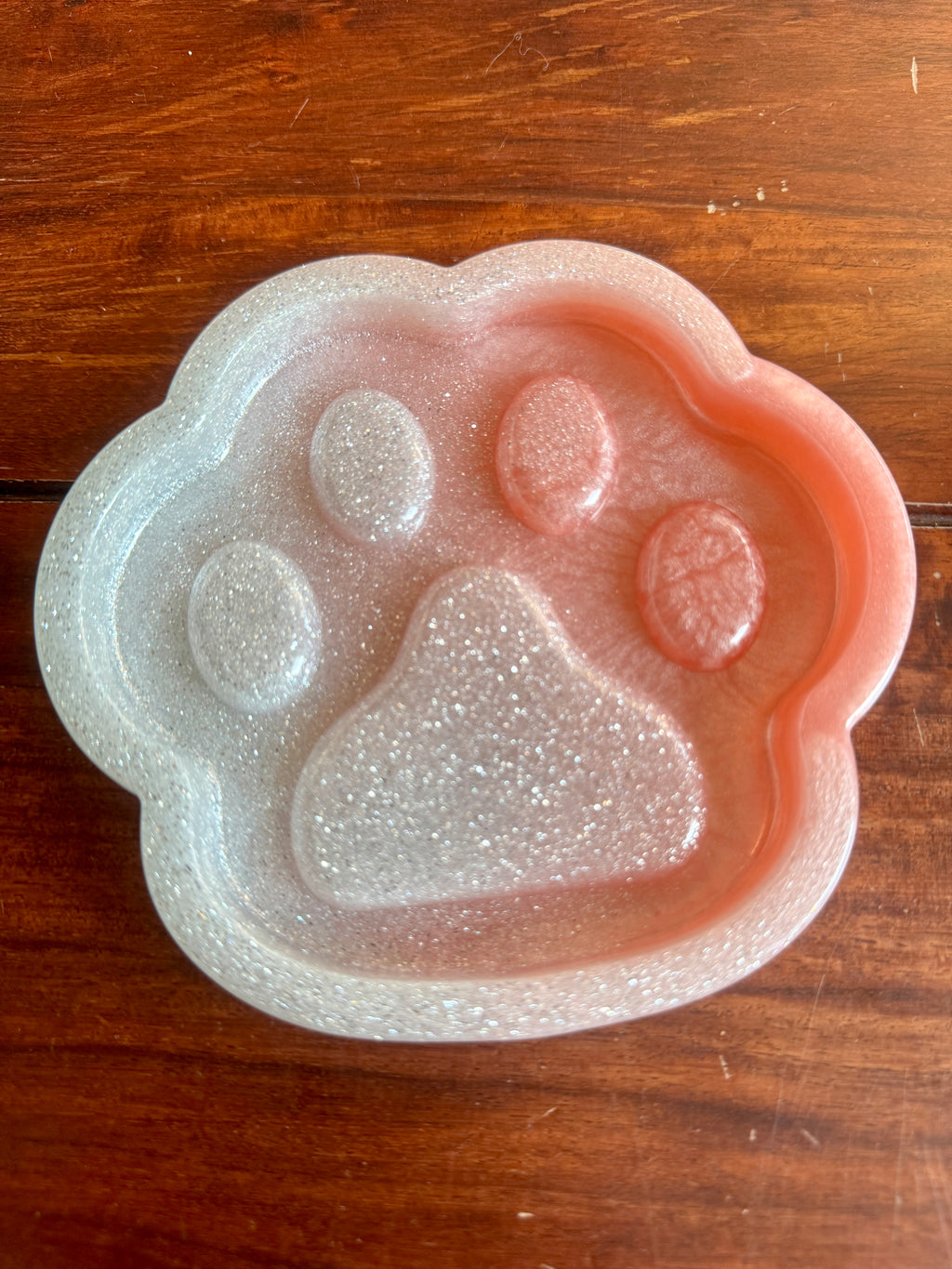 kleine Schale im Pfotenmotiv